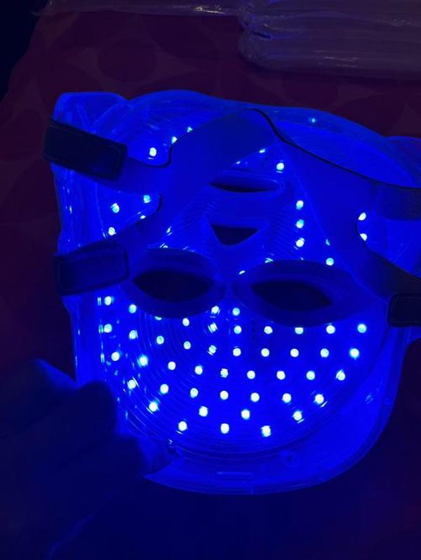 7-Farben-LED-Lichttherapiemaske zur Behandlung von Rosacea photo review