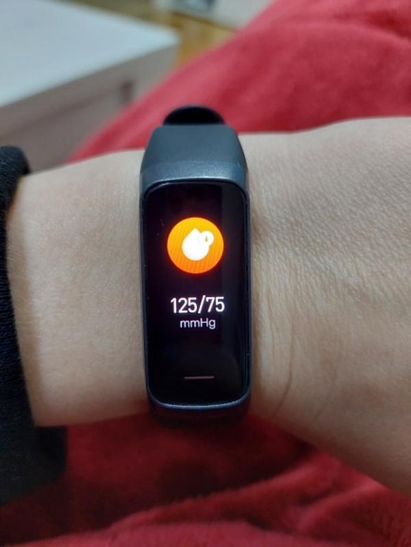 Damen-Smartwatch mit Herzfrequenzmesser, Blutdruck, wasserdicht, Fitness-Tracker photo review