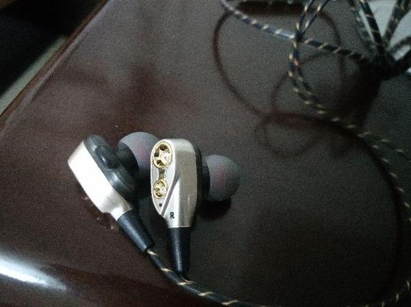 Dual-Driver-Kopfhörer mit Kabel, extra Bass, In-Ear-Dual-Motion-Sportkopfhörer photo review