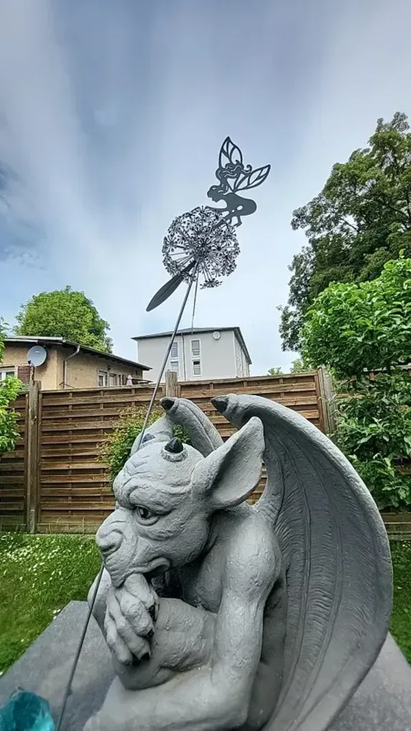 Feenstahl-Gartenskulpturen, Blumenfee tanzen mit Löwenzahn, Gartenkunstskulptur, Edelstahlstatue photo review