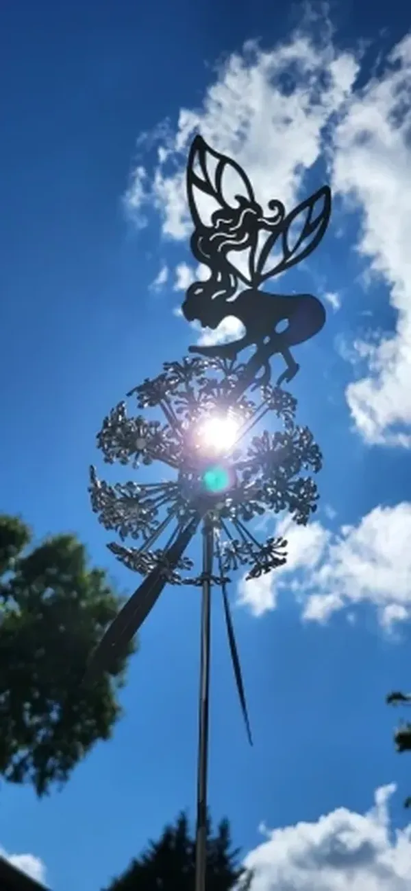 Feenstahl-Gartenskulpturen, Blumenfee tanzen mit Löwenzahn, Gartenkunstskulptur, Edelstahlstatue photo review