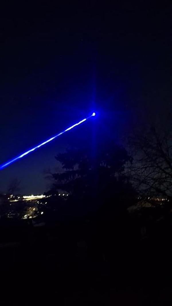 Leistungsstärkste blaue Laserpointer-Taschenlampe mit 100.000 m und 450 nm hoher Leistung von Wicked Lazer photo review