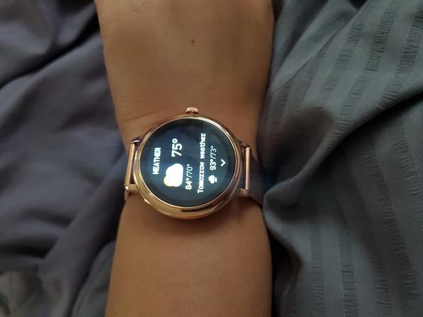 Modische Damen-Smartwatch mit rundem Bildschirm photo review