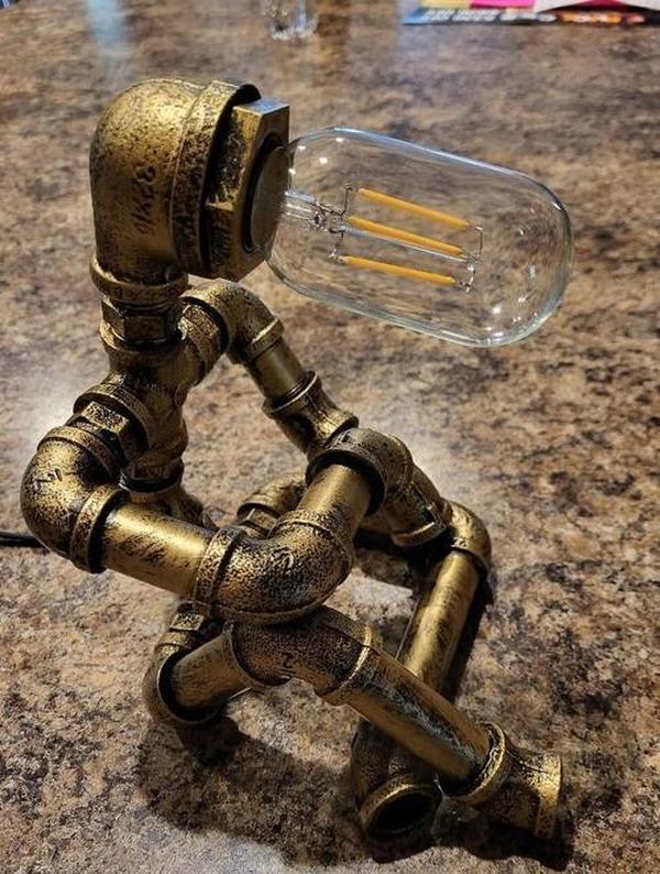 Steampunk-Tischlampe, kreative Roboter-Stil-Schreibtischlampe, Vintage-Industrie-Wasserrohr-Licht für Nachttisch, Nachttisch, Bar, Restaurant, Café photo review