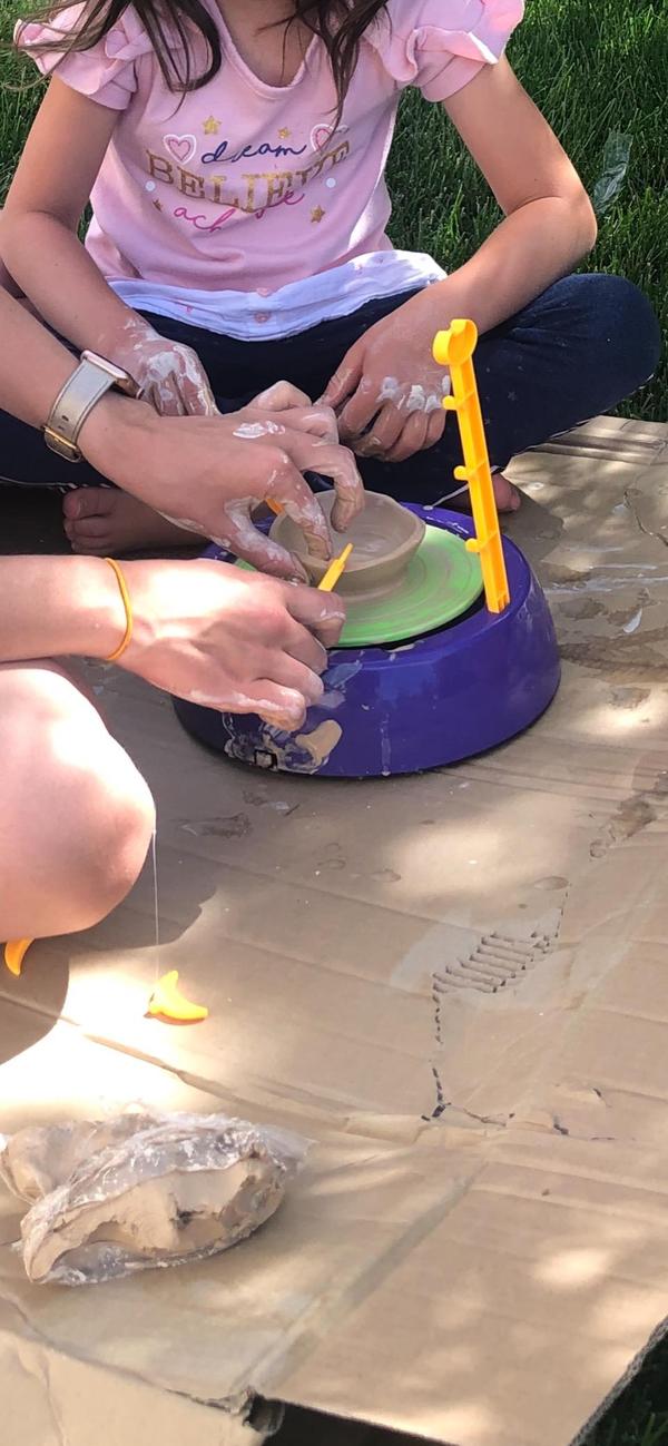 Töpferscheiben-Set, Bastelspielzeug für Kinder mit Farben und Werkzeugen, DIY-Spielzeug, Tontöpfe herstellen photo review