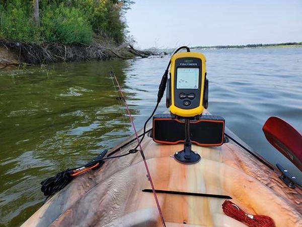 Tragbarer kabelloser Smart Pro Fischfinder-Sonardetektor mit Display photo review