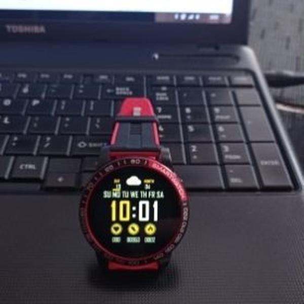 Wasserdichtes Bluetooth-Smartwatch-Telefon photo review